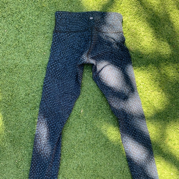 Lululemon Wunder Under leggings - Picture 1 of 3